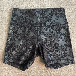 Lululemon Wunder Train High-Rise 6” Short
